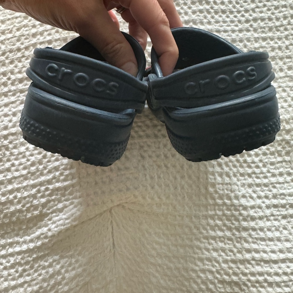 Navy Crocs toddler sz 7